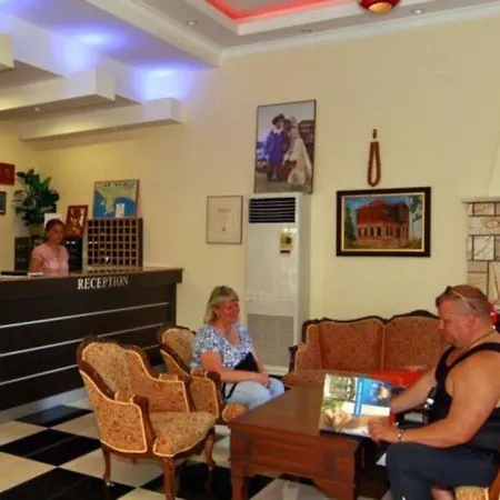 فندق Kleopatra Bavyera 3*